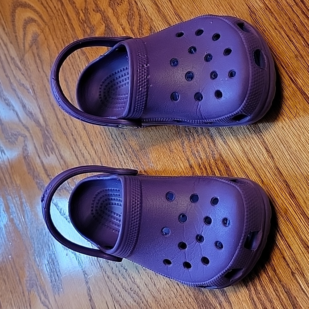 Crocs toddler girl's purple